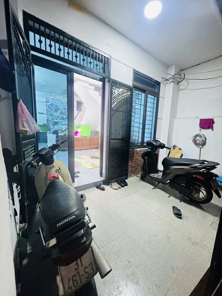 Nhà Phố Nguyễn Khoái - Lô Góc - 4 Tầng - Giá 14.5 Tỷ