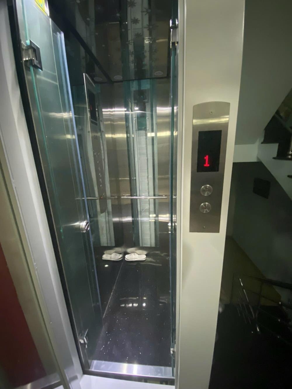 Bán nhà mặt tiền 57 Nguyễn Minh Hoàng, P. Bảy Hiền, Tân Bình - 28 tỷ