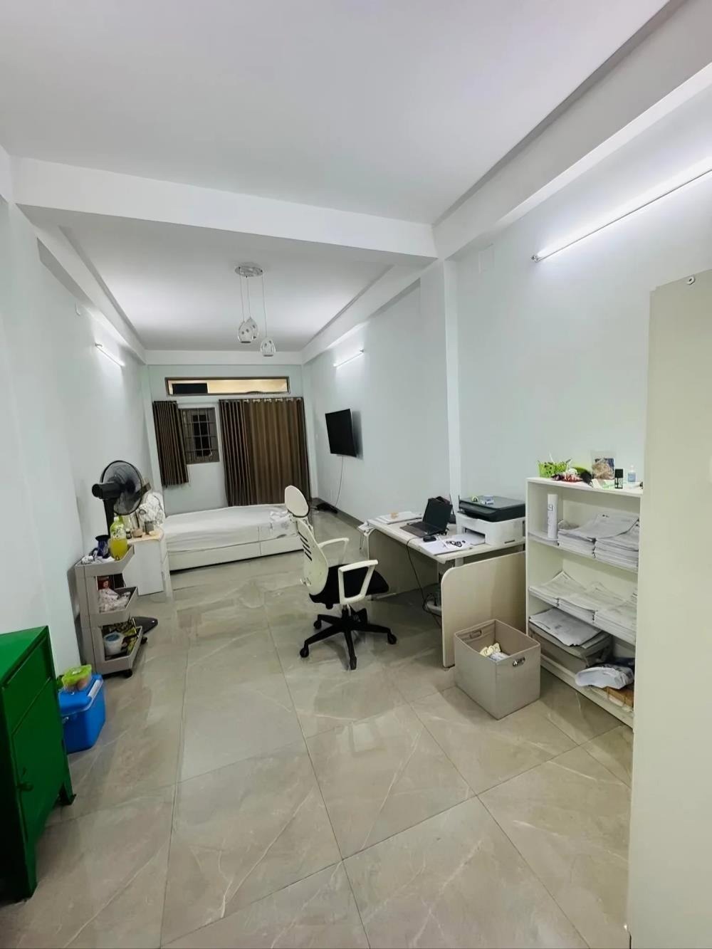 Bán nhà mặt tiền Quận 3, 5 tầng, thang máy, vị trí đắc địa - 26 tỷ