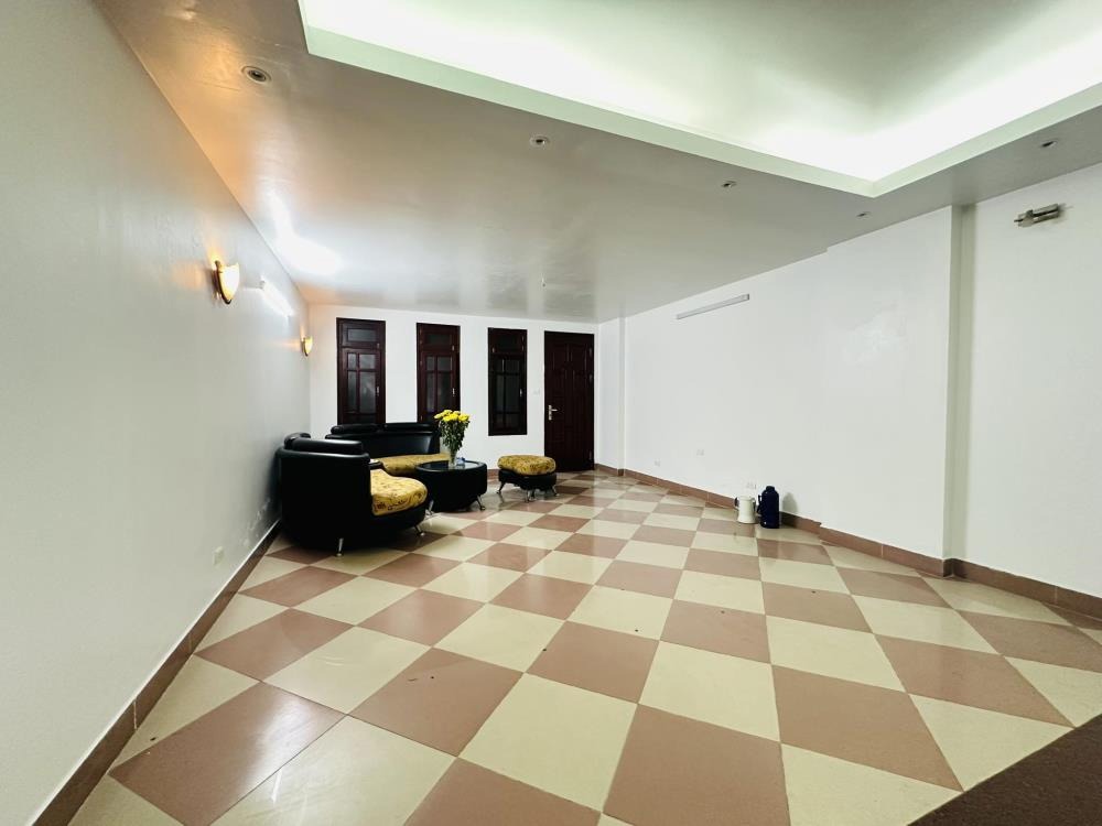 Bán nhà Cầu Giấy 85m², 5 tầng, MT 5m - 17.8 tỷ - Gara Ô Tô, Sổ Đỏ