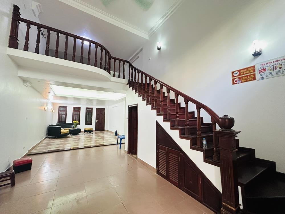 Bán nhà Cầu Giấy 85m², 5 tầng, MT 5m - 17.8 tỷ - Gara Ô Tô, Sổ Đỏ