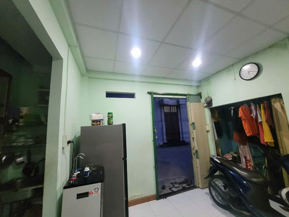 Bán nhà mặt phố An Bình, Dĩ An, TP HCM. DT 183m2, 2 tầng, 20 phòng. Sổ hồng, giá 8.5 tỷ