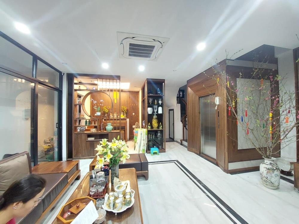Bán Căn Hộ Dịch Vụ Liễu Giai - 109m2 - Mặt Tiền 6m - Ô Tô Đỗ Cửa - 7 Tầng