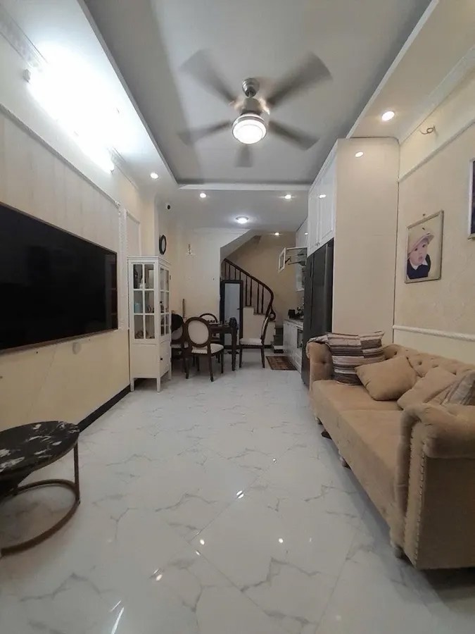 NHÀ MỚI FULL NỘI THẤT  Chợ Khâm Thiên 32m2 X 4 tầng 6.5 Tỷ Đống Đa - Hà Nội