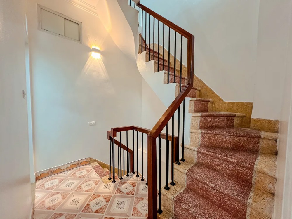 NHÀ MỚI Ngõ Lan Bá Hồ Ba Mẫu 232m2 X 5 tầng  6.5 tỷ Đống Đa Hà Nội