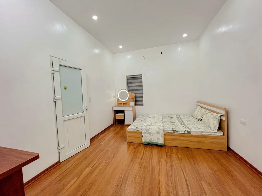 NHÀ MỚI Ngõ Lan Bá Hồ Ba Mẫu 232m2 X 5 tầng  6.5 tỷ Đống Đa Hà Nội