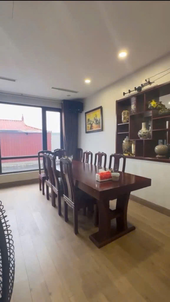 Nhà Đẹp Tứ Liên - Dân Xây - 7 Tầng - Thang Máy - 10m Ôtô - nhỉnh 15 Tỷ