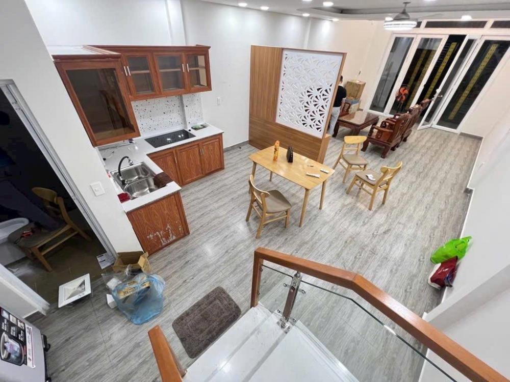 Bán Nhà Phạm Văn Đồng, 64m2, 3 Phòng Ngủ, Giá 4.8 Tỷ