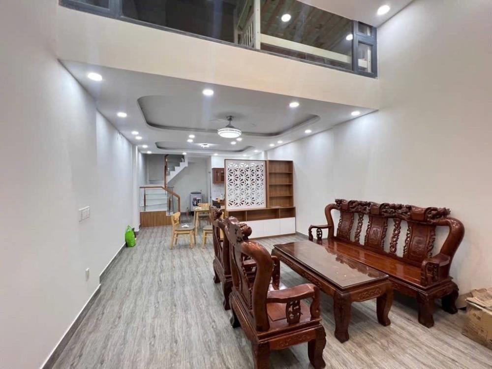 Bán Nhà Phạm Văn Đồng, 64m2, 3 Phòng Ngủ, Giá 4.8 Tỷ