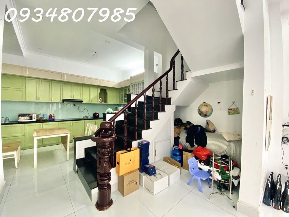 Nhà to như Biệt Thự, Hẻm ô tô quay đầu, 130m2 ngang 8mx18, 3 tầng btct sát trường chinh