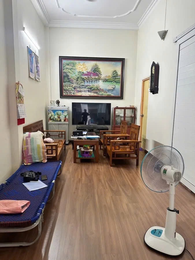 Bán Nhà Lô Góc Nguyễn Chí Thanh 50m² - 4 Tầng - Giá 25 Tỷ