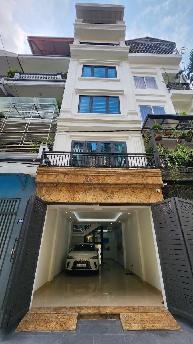 Nhà 6 Tầng Thang Máy Nguyễn Trãi - Ô Tô Đỗ Cửa - Giá 20.5 Tỷ
