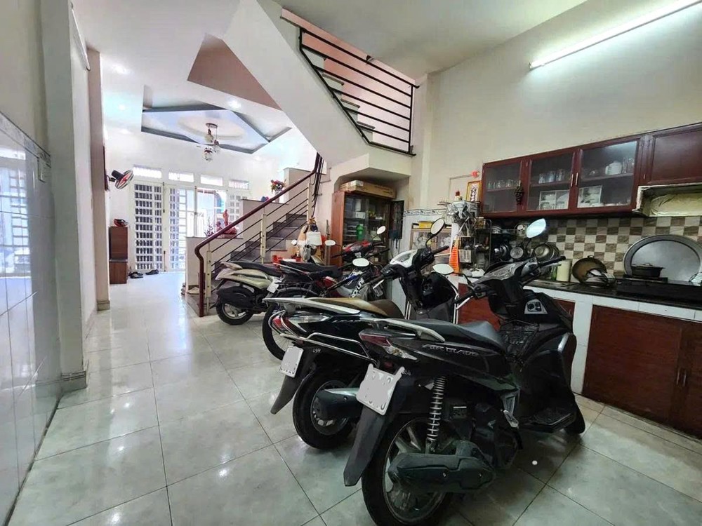 NHÀ BÁN, GÒ XOÀI – 72M² – 3 TẦNG – 6PN – HẺM XE HƠI – NHỈNH 6 TỶ – SỔ HỒNG