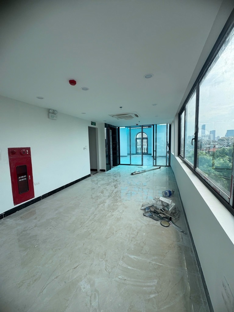 Toà Nhà 9 Tầng Mặt Phố Ô Chợ Dừa - View Hồ Ngọc Khánh - Dòng Tiền 180Tr/Tháng