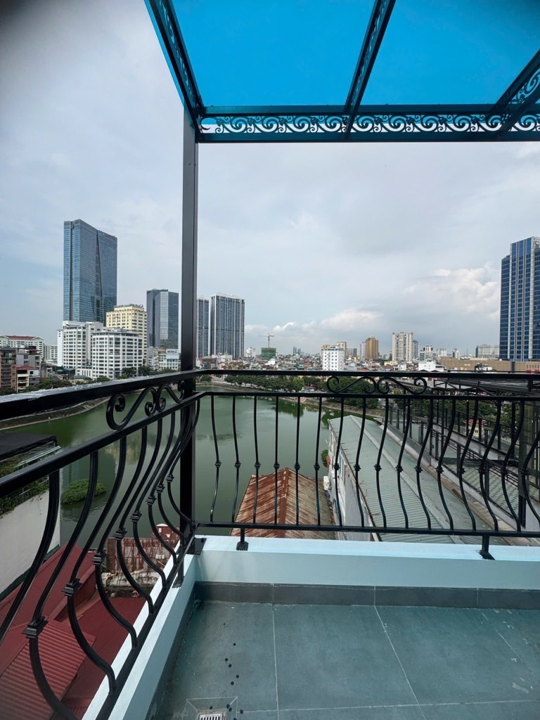 Toà Nhà 9 Tầng Mặt Phố Ô Chợ Dừa - View Hồ Ngọc Khánh - Dòng Tiền 180Tr/Tháng