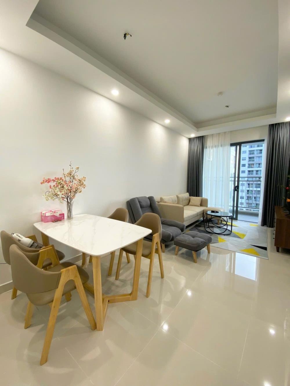 Căn Góc 2PN, 69m2, View Landmark 81 - Q7 Riverside Giá 4.11 tỷ