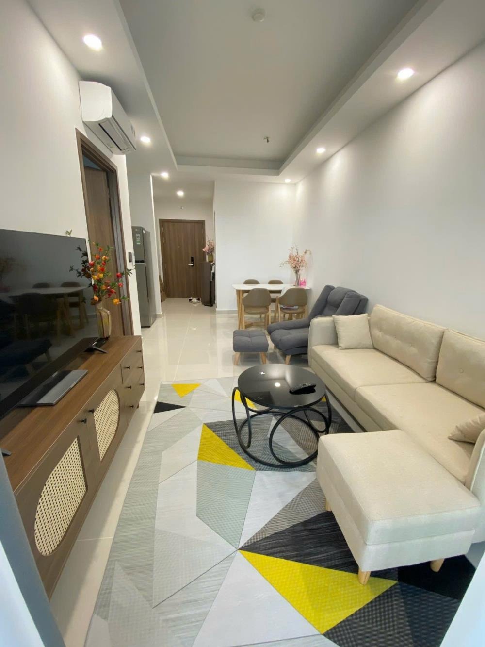 Căn Góc 2PN, 69m2, View Landmark 81 - Q7 Riverside Giá 4.11 tỷ