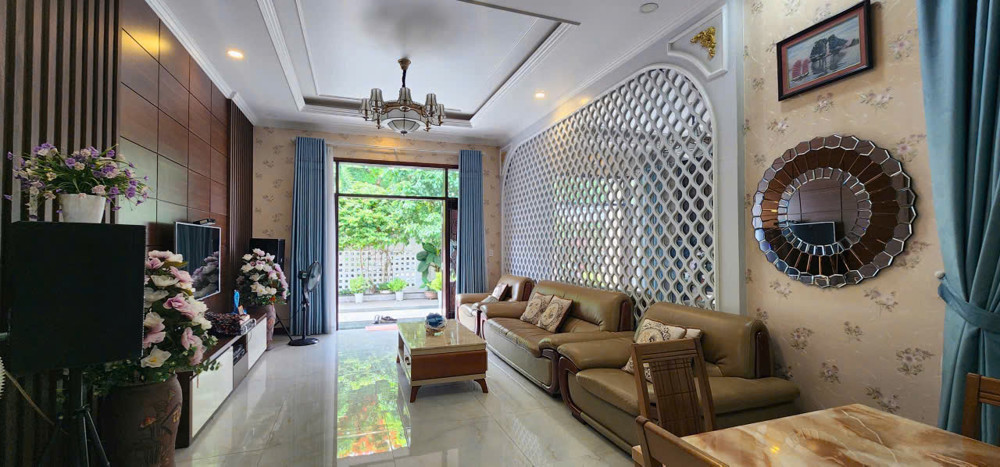 BÁN BIỆT THỰ -C1 – VĨNH ĐIỀM TRUNG, NHA TRANG Góc đường Nguyễn Hữu Xuyến Giá: 20,5 tỷ lh e để đi