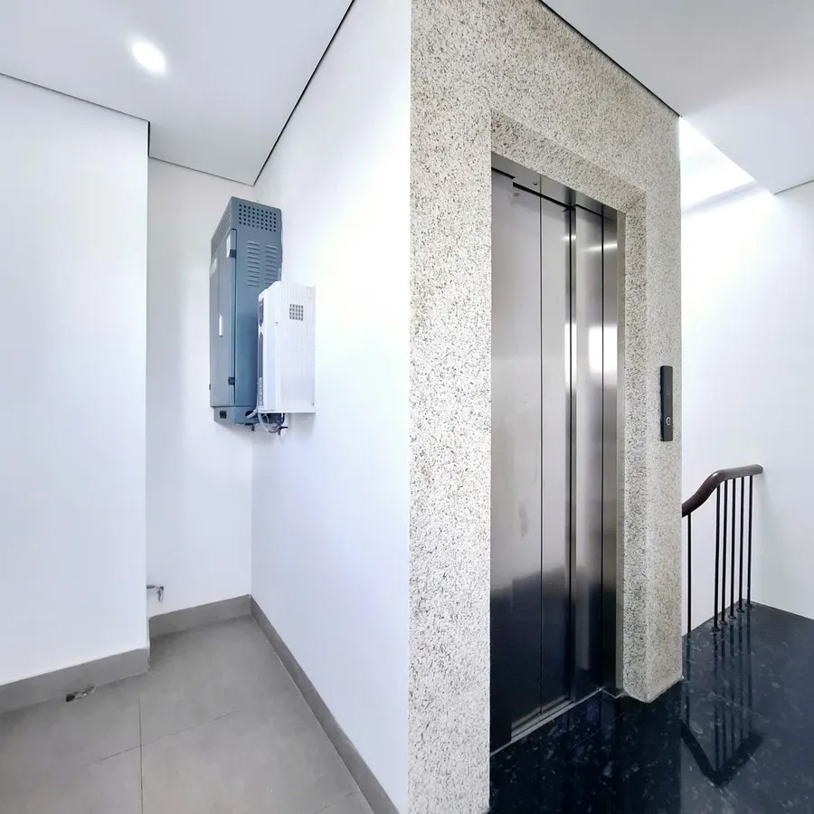 NHÀ MỚI Ô TÔ ĐỖ CỬA Vũ Đình Tụng 33m2 X 6 tầng MT 4.2m, 7.95 Tỷ Long Biên Hà Nội