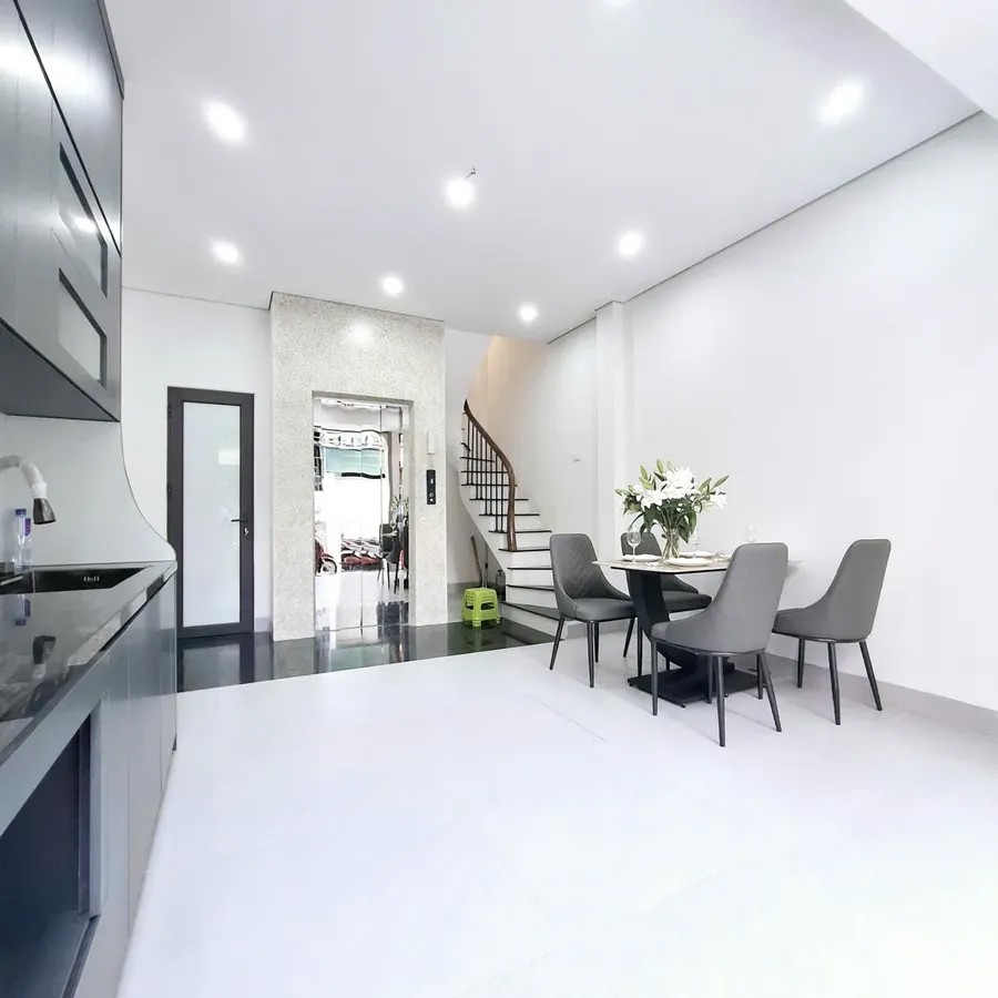 NHÀ MỚI Ô TÔ ĐỖ CỬA Vũ Đình Tụng 33m2 X 6 tầng MT 4.2m, 7.95 Tỷ Long Biên Hà Nội