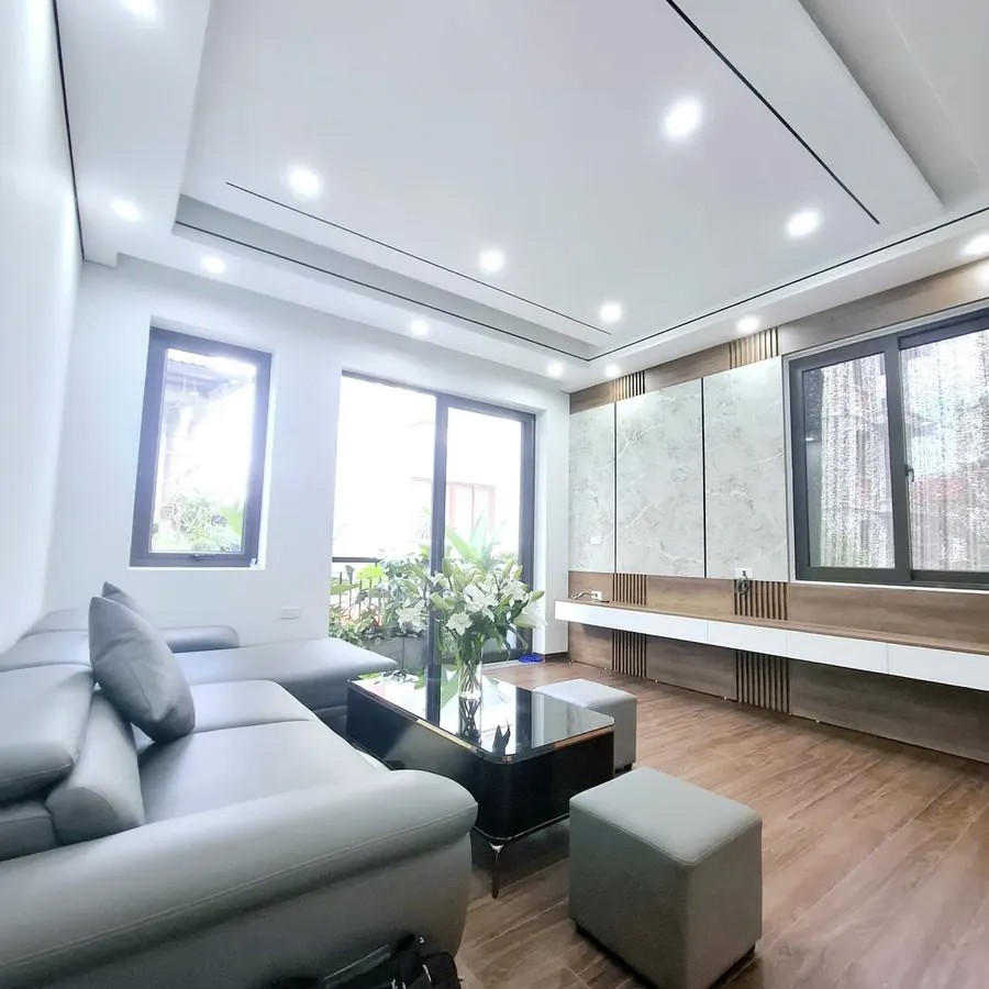 NHÀ MỚI Ô TÔ ĐỖ CỬA Vũ Đình Tụng 33m2 X 6 tầng MT 4.2m, 7.95 Tỷ Long Biên Hà Nội