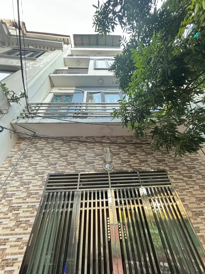 BÁN NHÀ RIÊNG Phố Ngọc Thụy 42m2 X 5 tầng MT 4.7M, 7.65 tỷ Long Biên Hà Nội