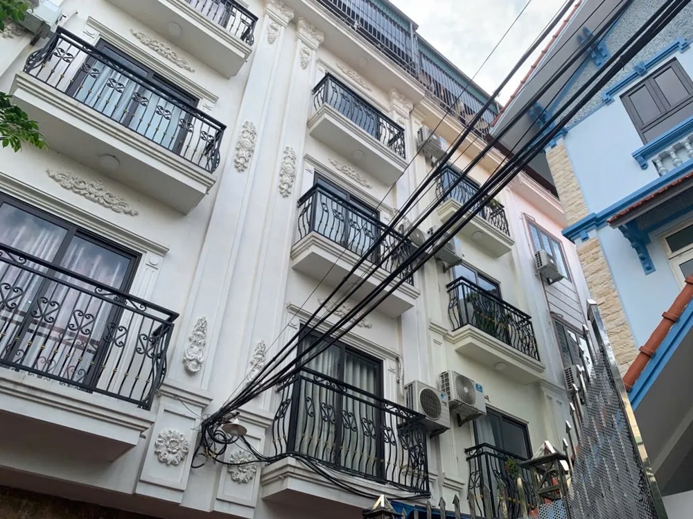 NHÀ MỚI FULL NỘI THẤT Nam Đuống 33M2  5 tầng MT 3.5m, 6.2 tỷ Long Biên Hà Nội