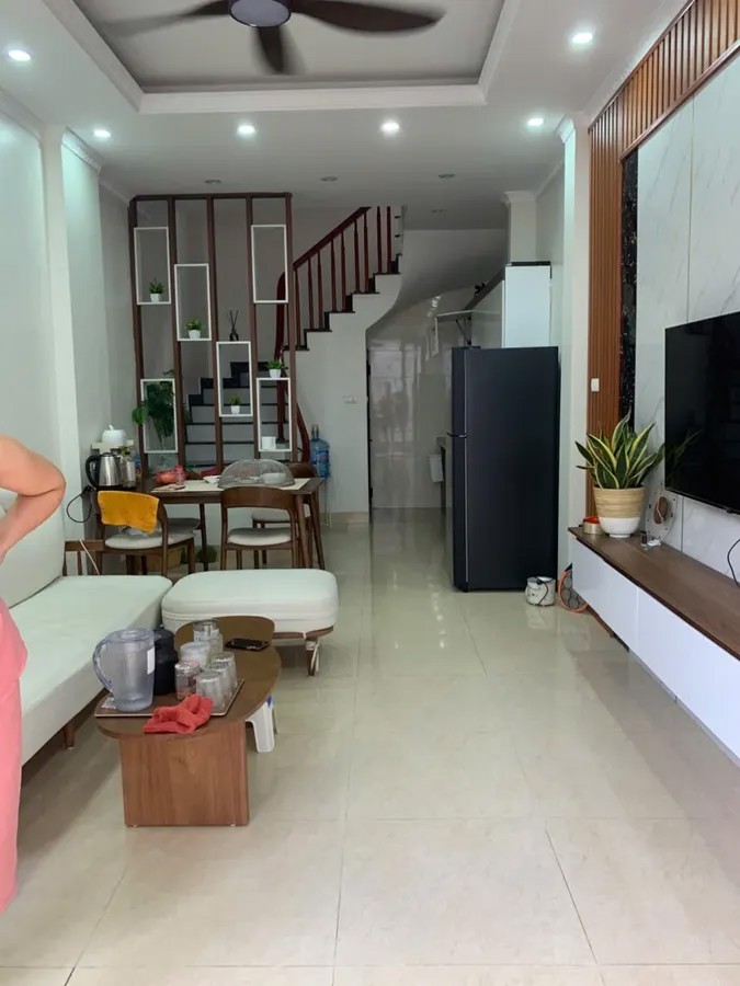 NHÀ MỚI FULL NỘI THẤT Nam Đuống 33M2  5 tầng MT 3.5m, 6.2 tỷ Long Biên Hà Nội