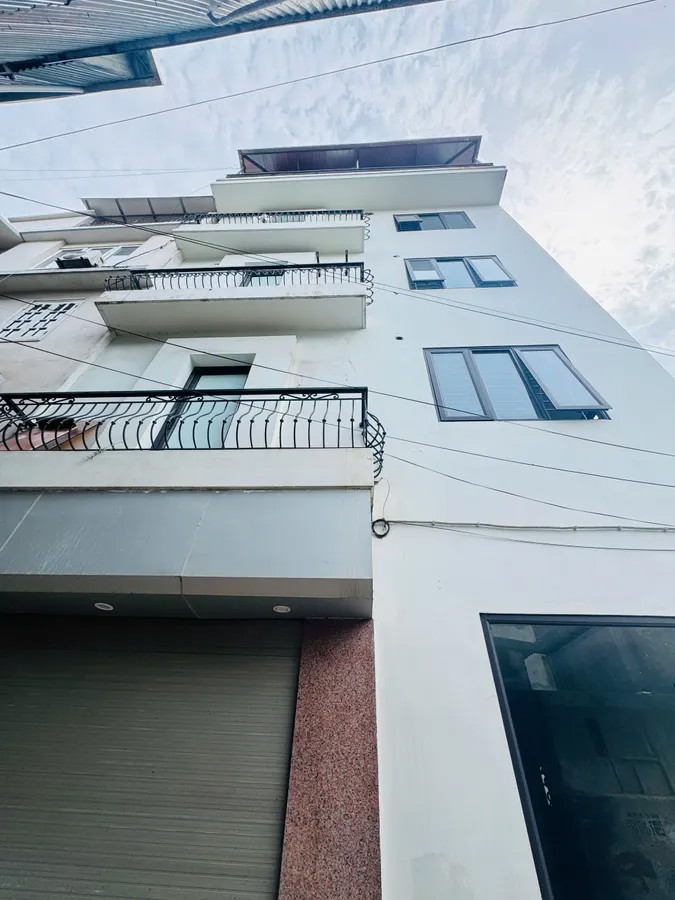 BÁN NHÀ 5 TẦNG Ô TÔ ĐỖ CỬA Phố Thanh Am 65m2 mặt tiền 7.5 12.2 tỷ Long Biên Hà Nội