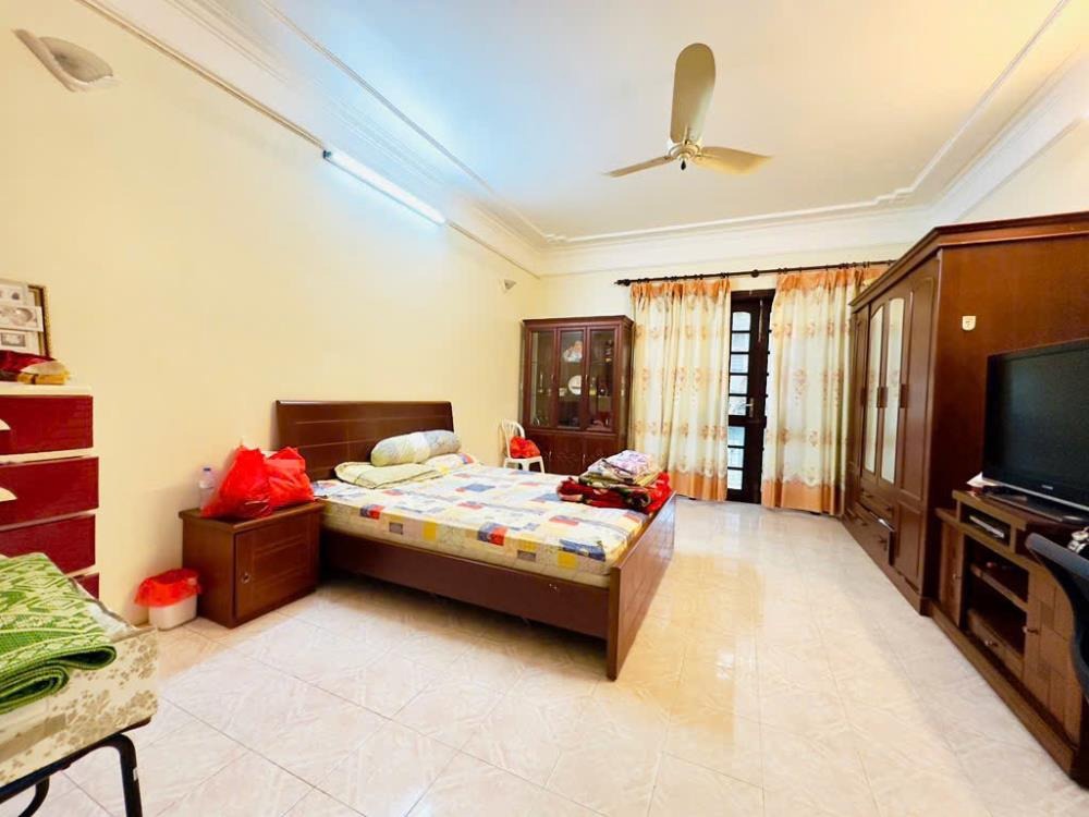 Bán Nhà Cầu Giấy 75m2, 5 Tầng, Ô Tô Vào, Giá 12 Tỷ
