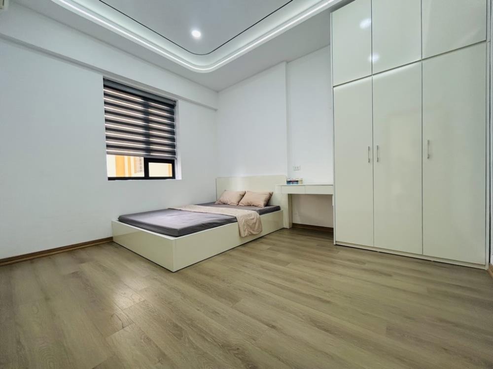 Bán căn hộ Đền Lừ - Tân Mai: View đẹp, Full Nội Thất, 2PN, Giá 4.18 Tỷ