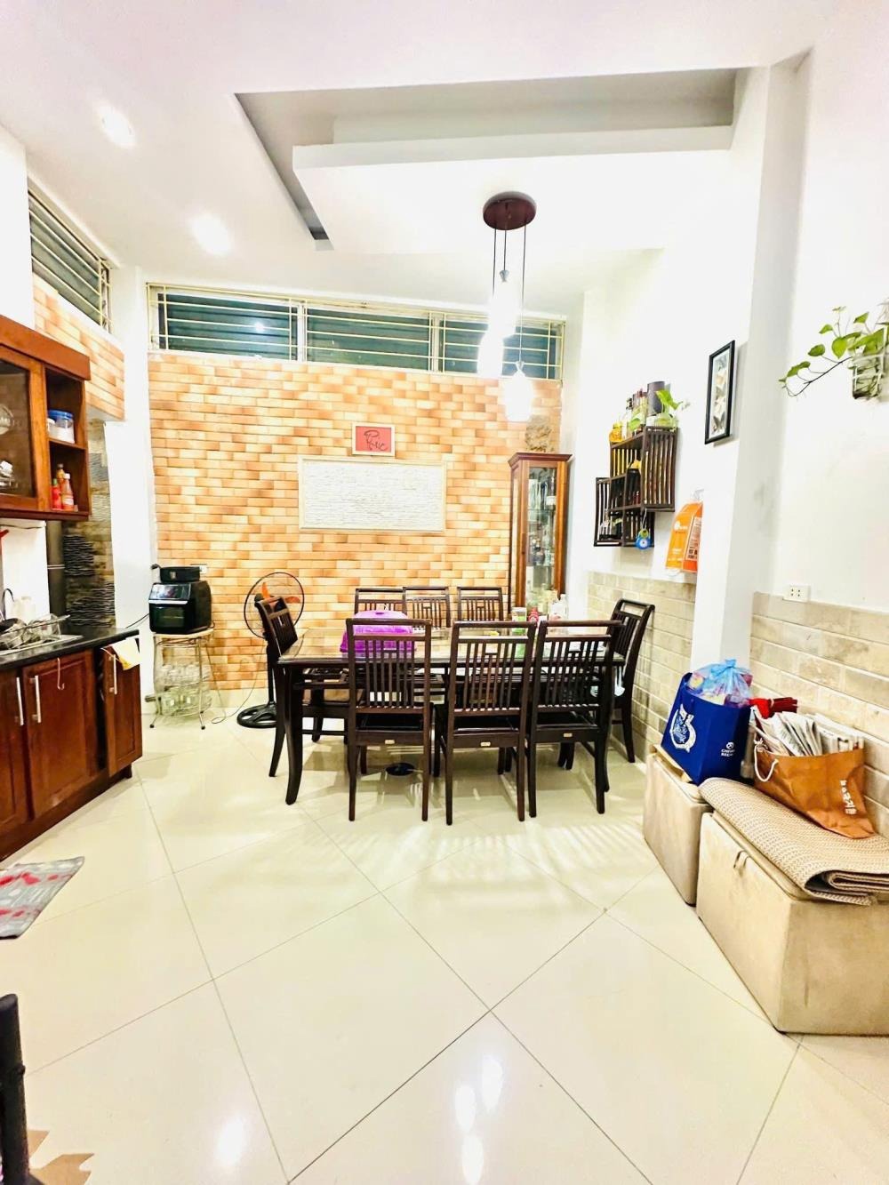 Nhà Mặt Tiền Hoàng Quốc Việt - 96m² - Phân Lô - Kinh Doanh - 34 Tỷ