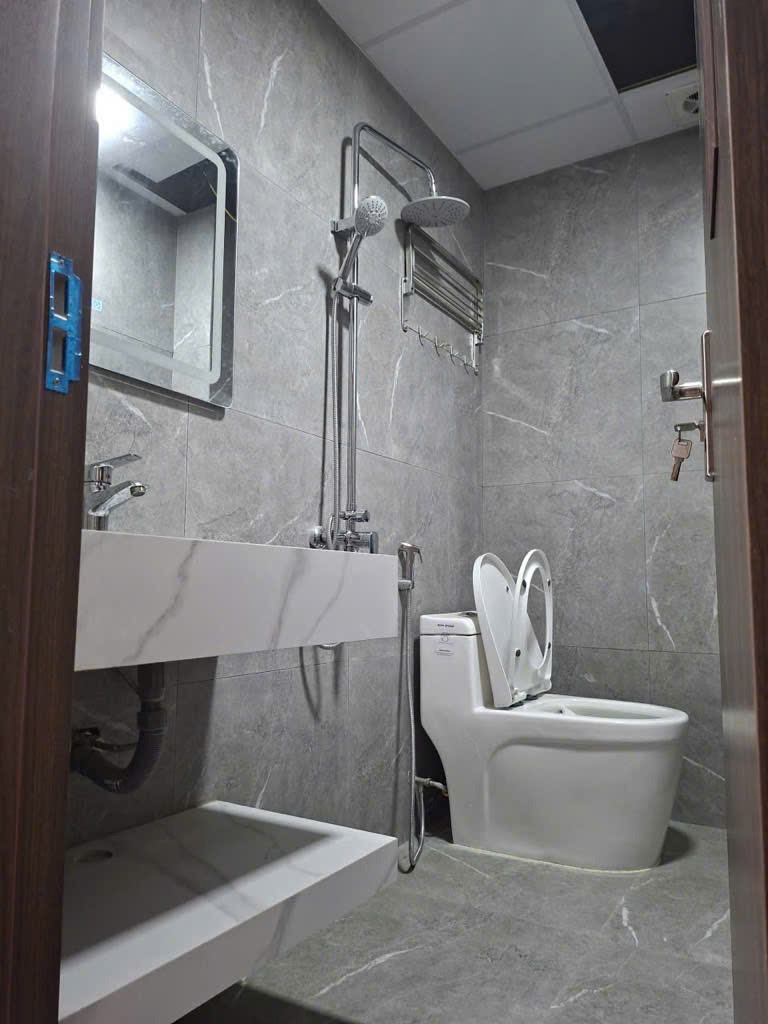 Nhà Trần Duy Hưng - 65m2, 5 Tầng, Nở Hậu, Giá 13 Tỷ - Gần Phố, Ô Tô