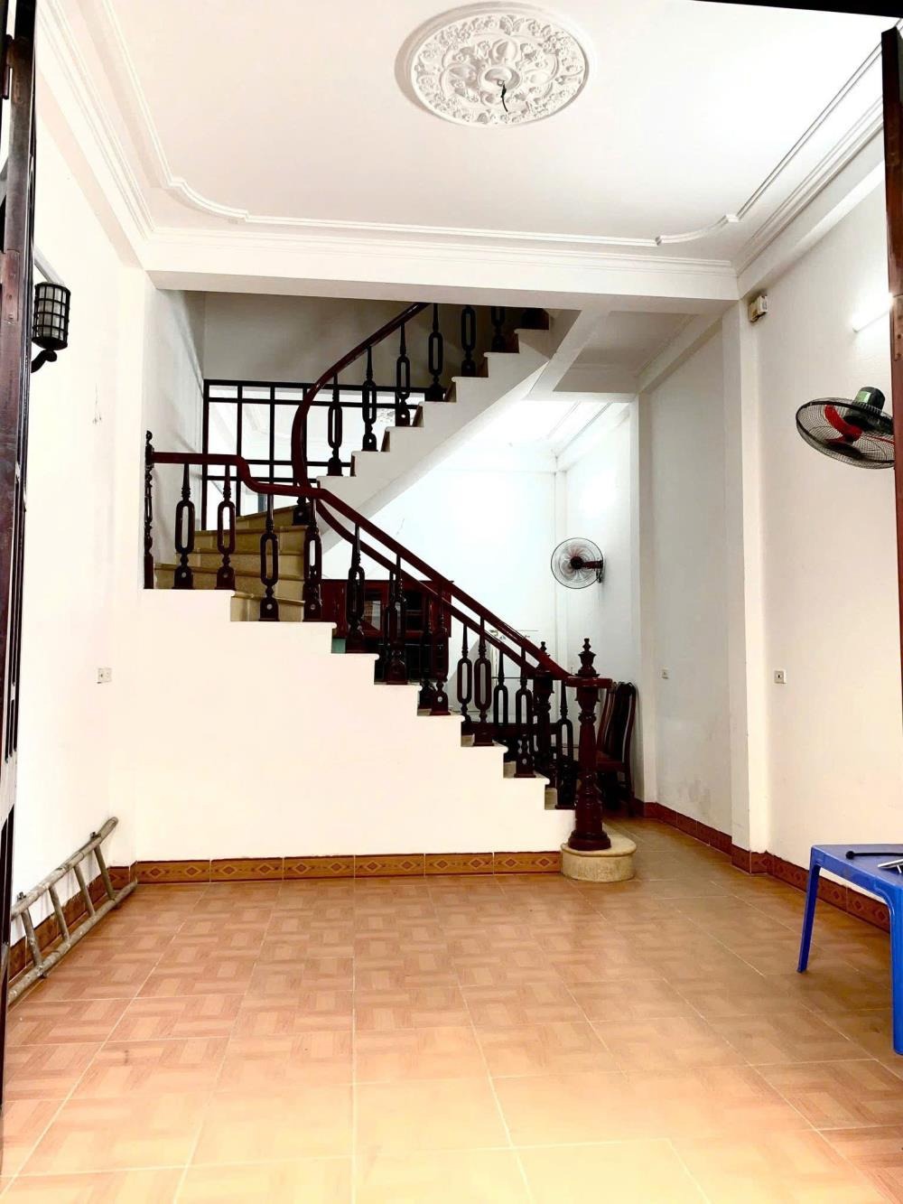 Bán Nhà Phân Lô Hoàng Cầu - Vị Trí Đắc Địa, Kinh Doanh Sầm Uất - 13 Tỷ
