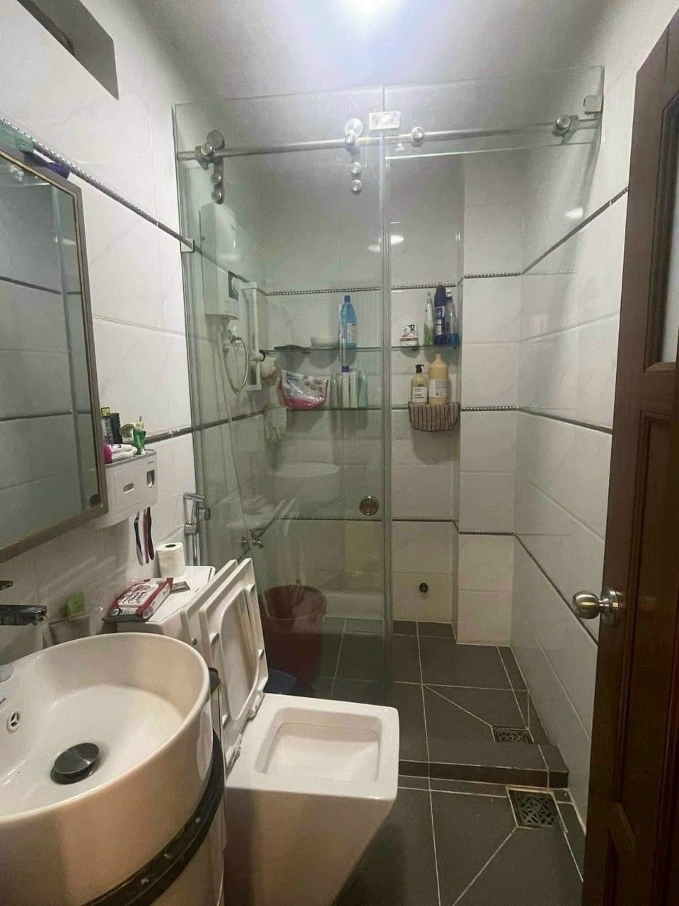 Bán Nhà Mặt Tiền Sư Vạn Hạnh, Quận 10 - 45m2, 3 Tầng, Kinh Doanh Sinh Lời