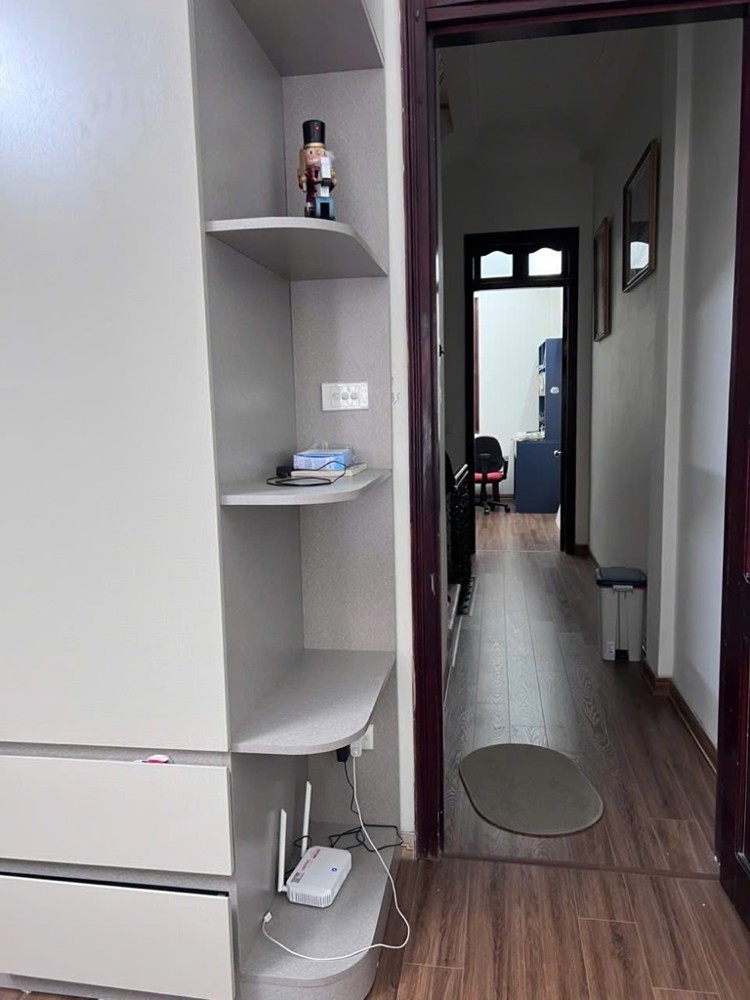 DỊCH VỌNG CẦU GIẤY 68M x5 TẦNG 15,5 TỶ NGÕ THẲNG,GẦN PHỐ,LÔ GÓC,Ô CHỜ THANG MÁY
