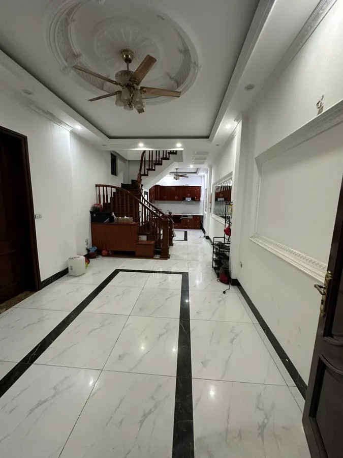 NHÀ MỚI-ĐẸP Phố Nguyễn Văn Linh 52m2 X 5 tầng,MT 5m,11.2 tỷ Long Biên Hà Nội.LÔ GÓC -KINH DOANH