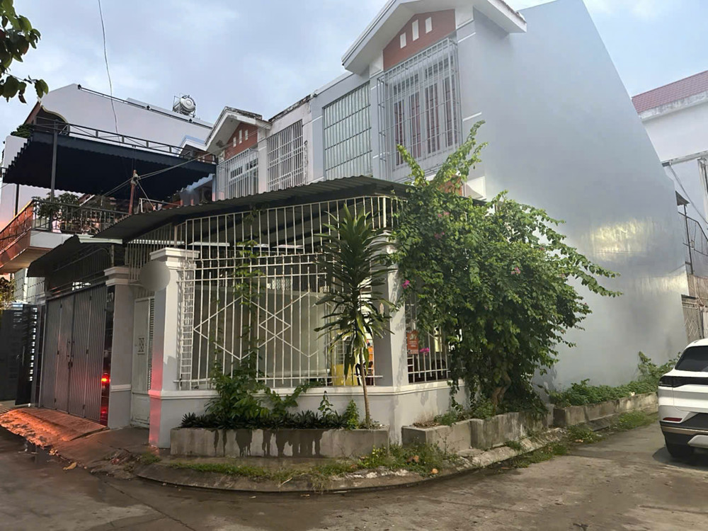 Nhà 2 tầng 2 MT cách đường Điện Biên Phủ chỉ 1 căn nhà: