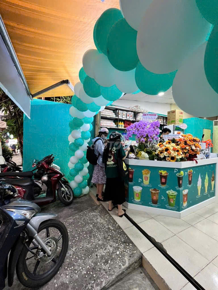 Quận 8 ! Sang nhượng lại quán trà sữa thương hiệu Cha Tra Thai với đầy đủ vật dụng, Tel :