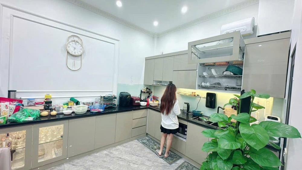 Bán nhà phố Tây Sơn 41m² - 4 Tầng, MT 4.5m - Giá 13.2 tỷ