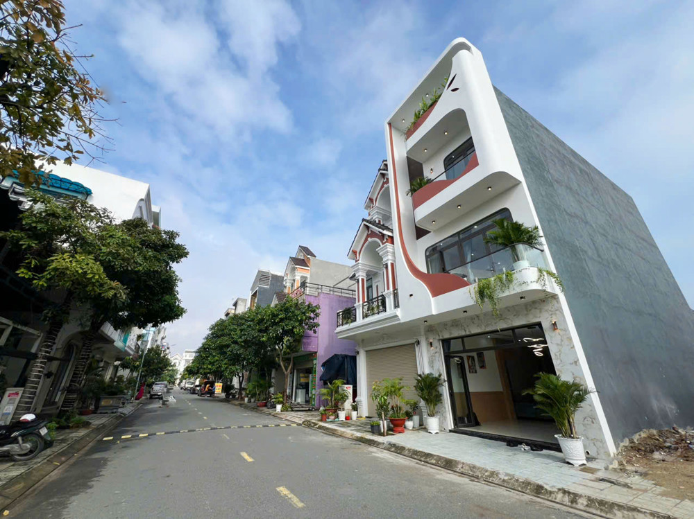 Sở Hữu Ngay Nhà Phố 83m², 4 Tầng, An Phú Thuận An, Có Phòng Xông Hơi, Giá 6.2 Tỷ