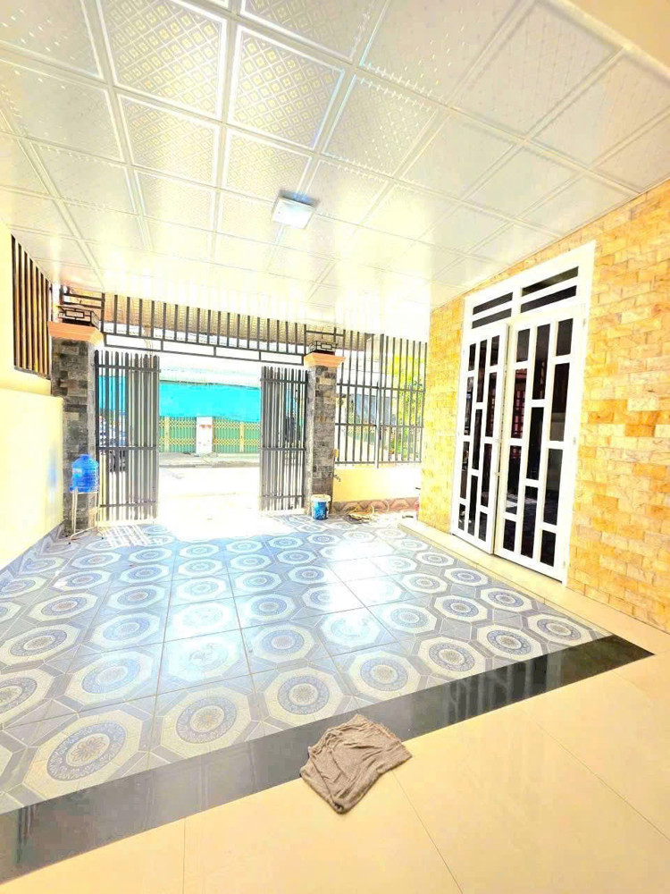 Bán nhà ĐẸP Trung Tâm Dĩ An,Ngang 8M,đường 10M thông thoáng,gần Vincom