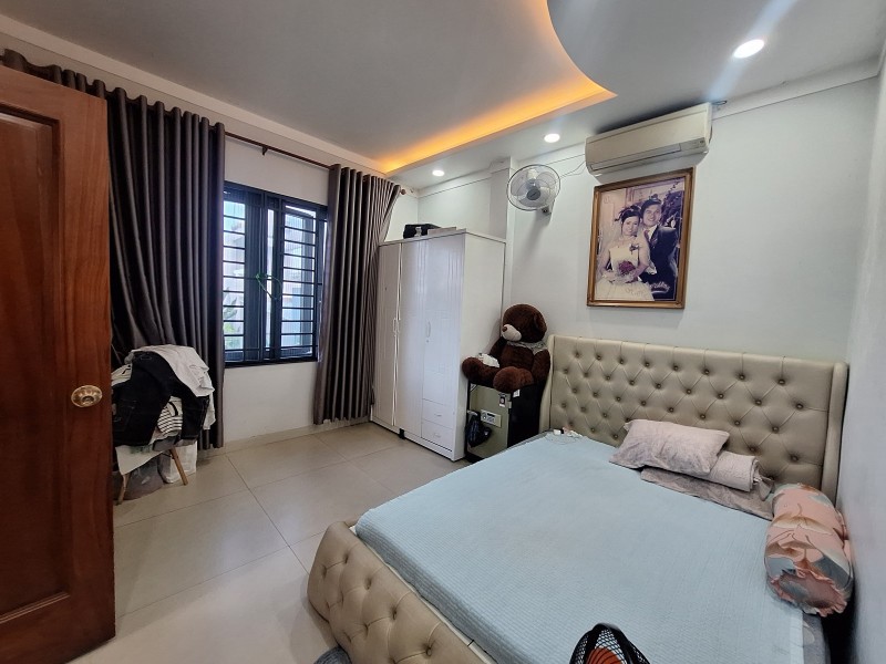 Bán nhà Phường Hiệp Bình, Đường  Số 35, DT240 m2, 8x30m, 2 tầng, 9PN, SH, Giá 11.3 tỷ