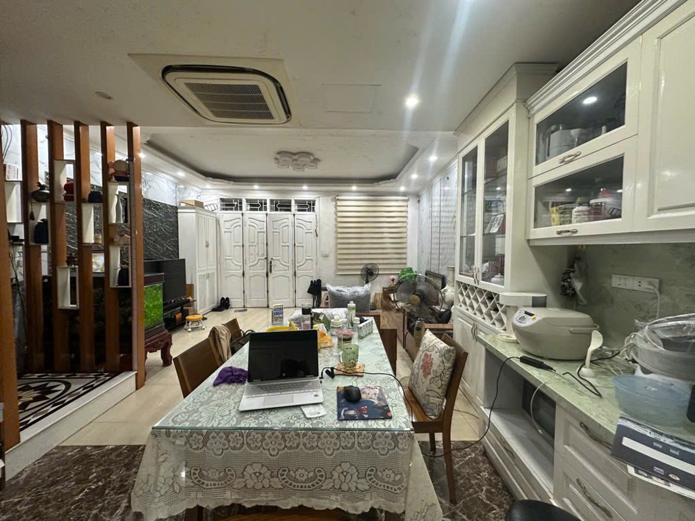 Nhà Hoàng Hoa Thám 46m, 5 tầng, oto đỗ cửa, 20m ra đường lớn oto tránh full nội thất!