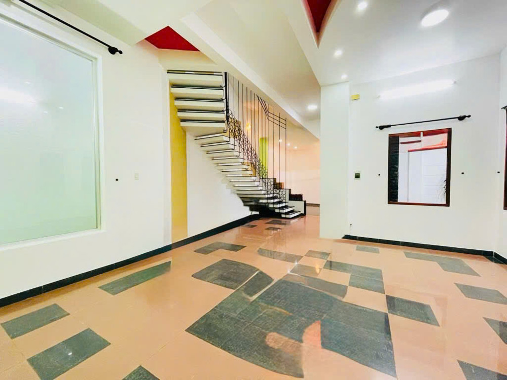 BIỆT THỰ VIP SÂN VƯỜN – P14 BÌNH THẠNH – 210M² – NGANG 10M
