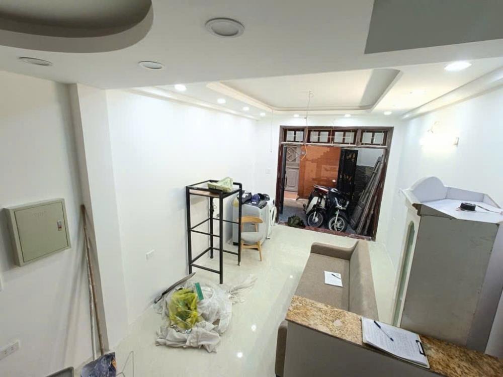 Bán gấp nhà Cầu Giấy 80m², 4 tầng, MT 5m, Giá 15.8 tỷ - Vị trí đẹp, giao thông thuận tiện