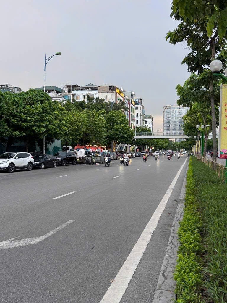 Bán gấp nhà Cầu Giấy 80m², 4 tầng, MT 5m, Giá 15.8 tỷ - Vị trí đẹp, giao thông thuận tiện