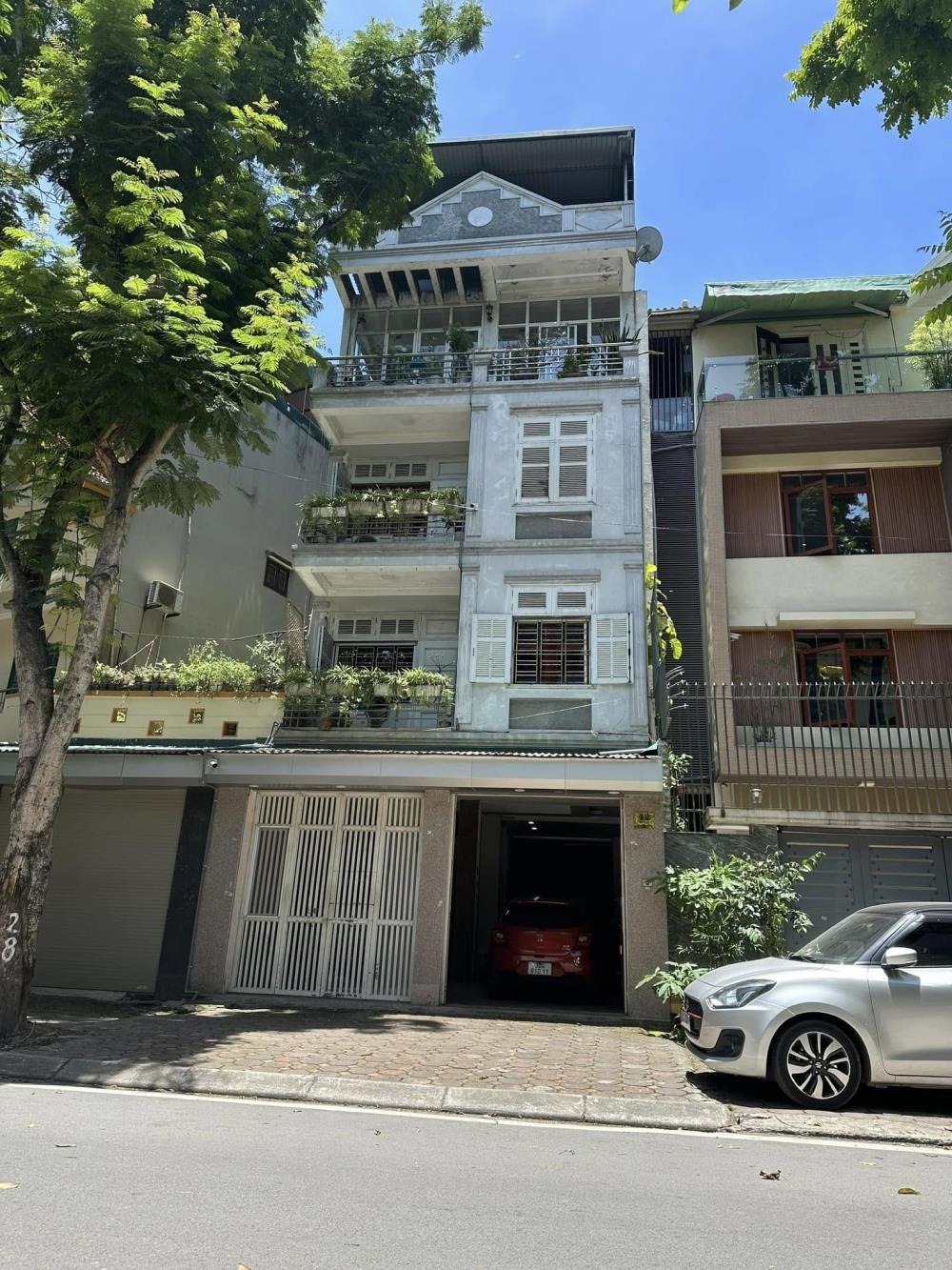 Bán Nhà Mặt Phố Đặng Xuân Bảng - 75m² - 5 Tầng - Kinh Doanh Sầm Uất
