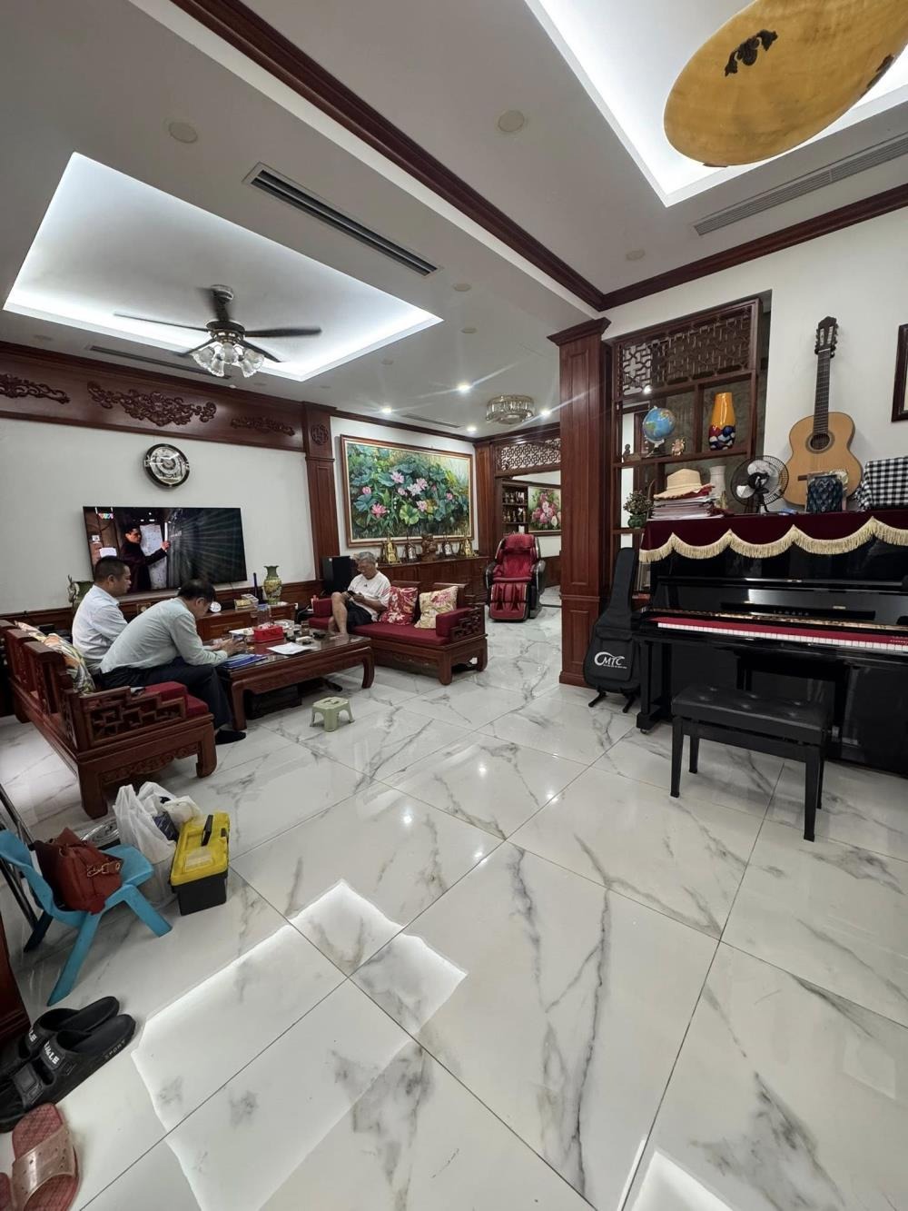 Bán Nhà Mặt Phố Đặng Xuân Bảng - 75m² - 5 Tầng - Kinh Doanh Sầm Uất