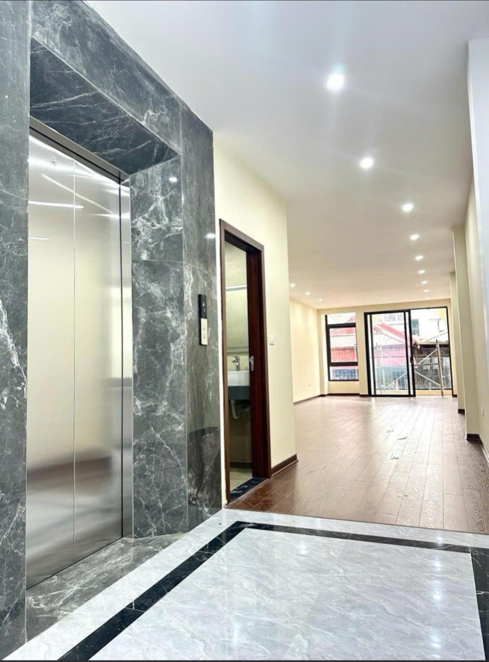 Siêu phẩm phân lô Triều Khúc: Nhà 5 tầng, thang máy, ô tô tránh, giá 15 tỷ